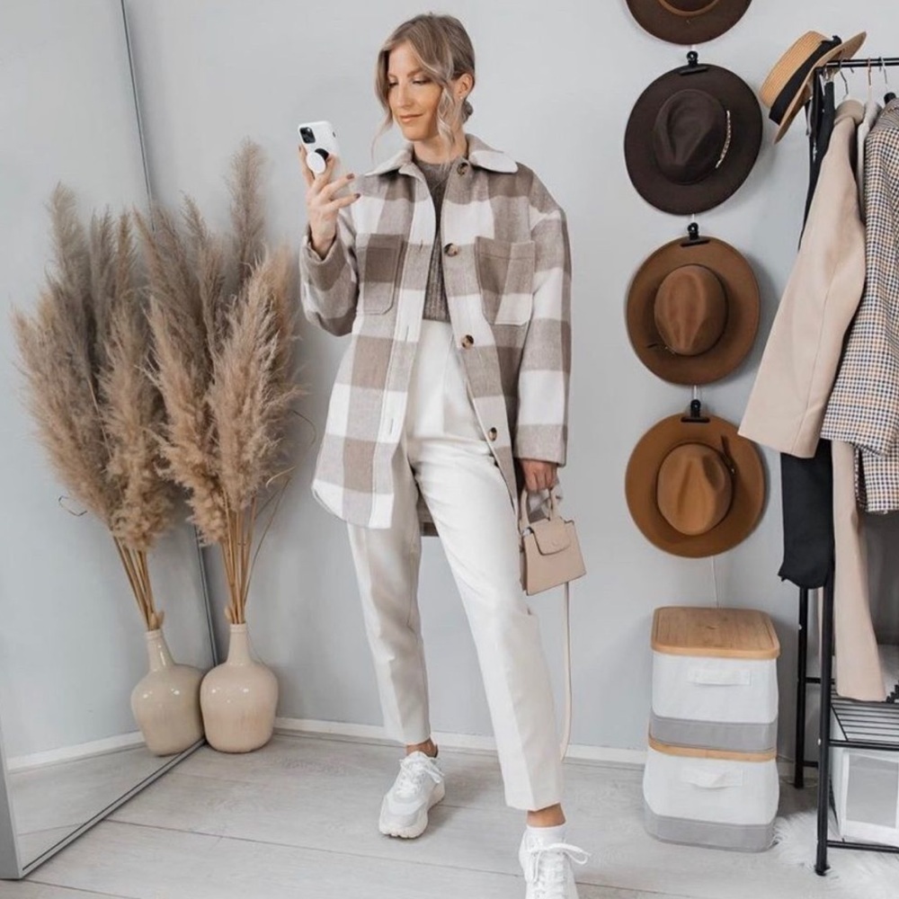 Influencer favorite - H&M Beige oversized plaid Shacket